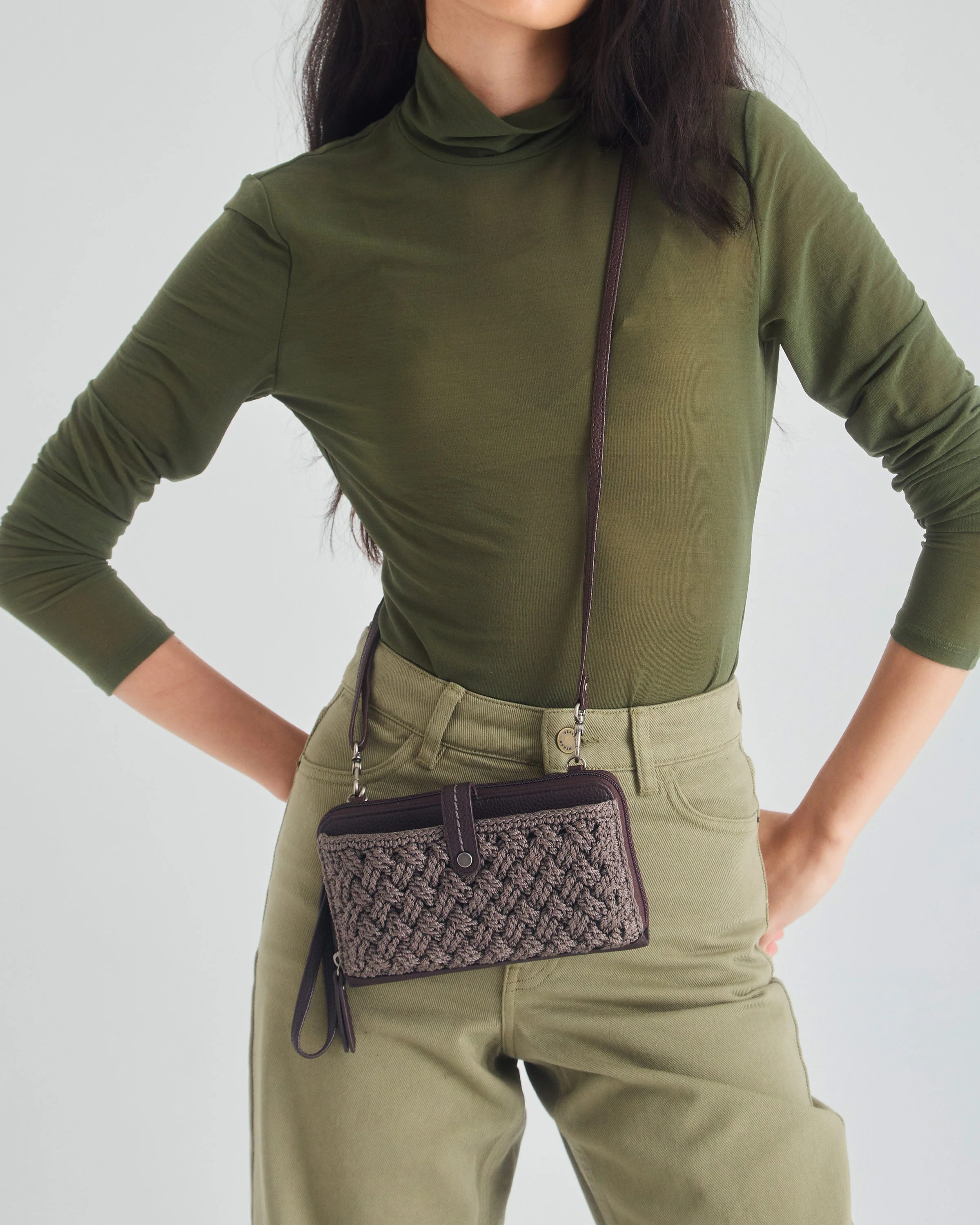 Iris Smartphone Wallet - Hand Crochet - Mushroom Cozy Weave - Mycitystee