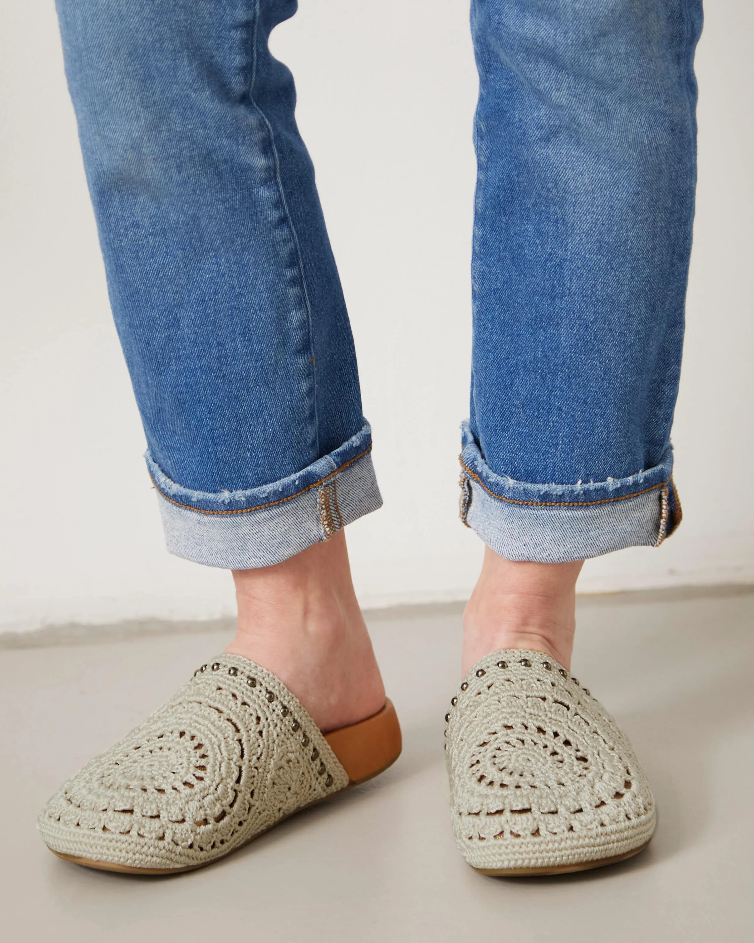 Bolinas Clog - Hand Crochet - Natural Grey Medallion - Mycitystee